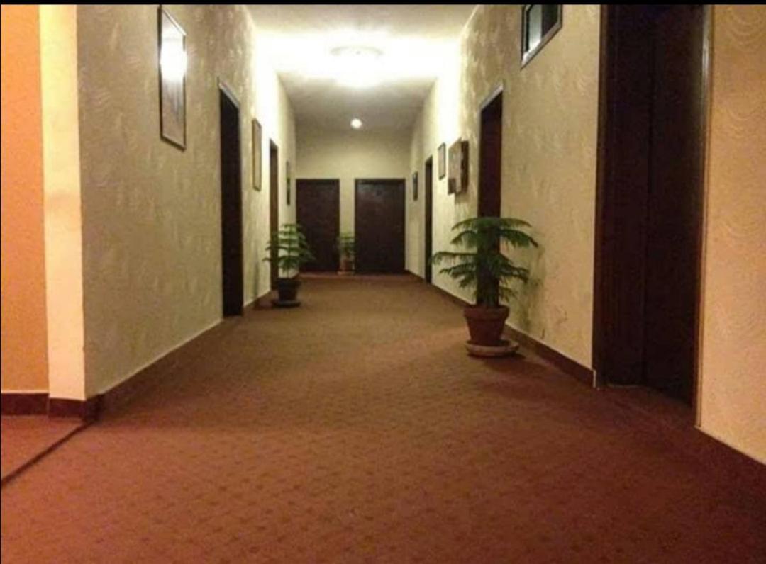Magnum Hotel Lahore Esterno foto